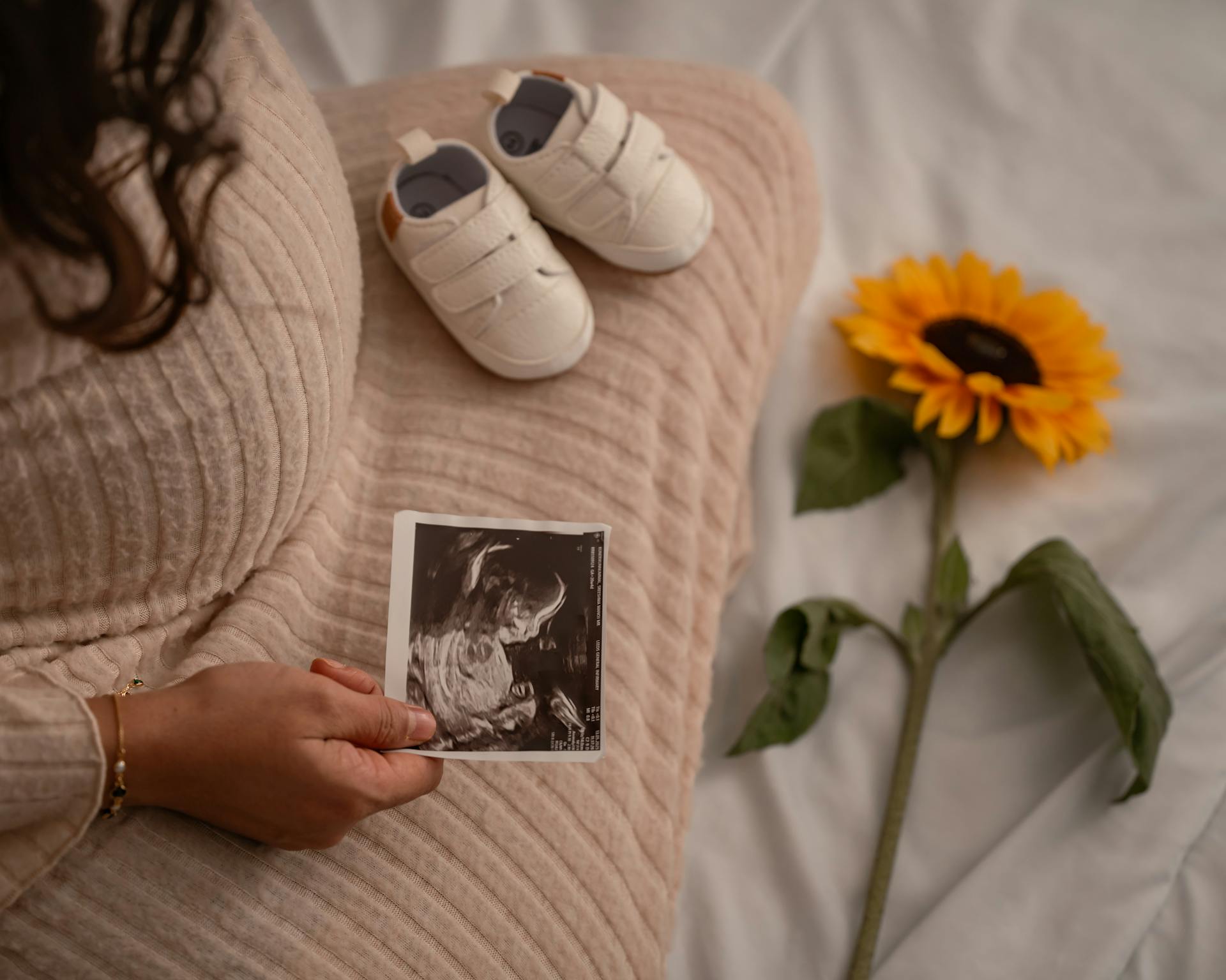 Aesthetic-Pregnancy-Announcement-Ideas-for-10-Aesthetic-Pregnancy-Announcement-Ideas